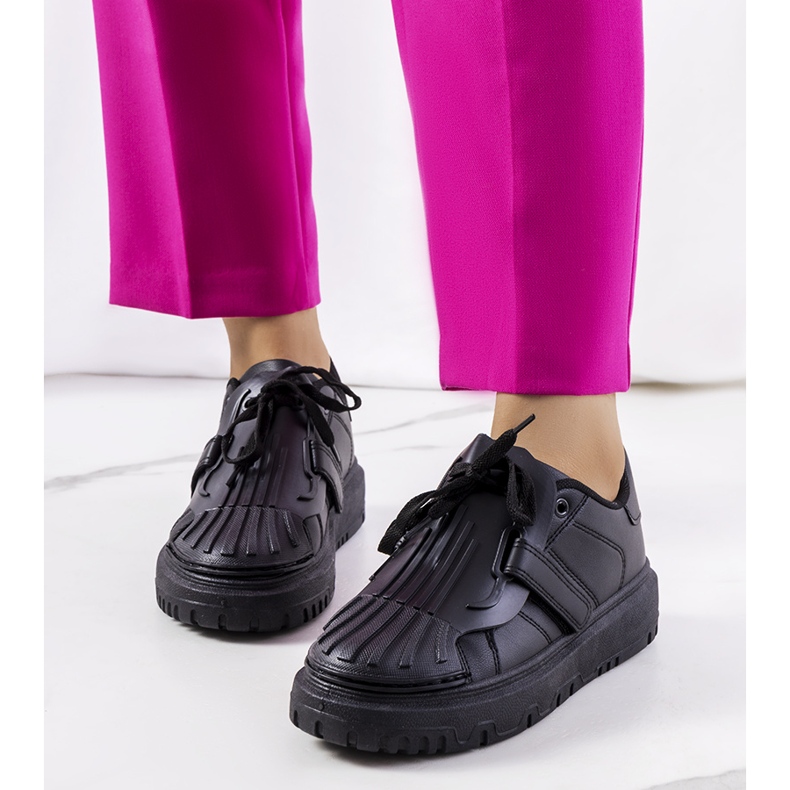 Schwarze Sneaker mit Klettverschluss von Pates 1