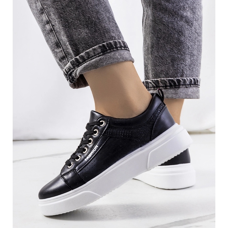 Schwarze Turnschuhe auf dicker Louisiana-Sohle 1