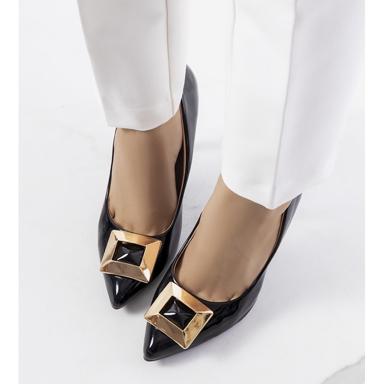 Schwarz lackierte Cravos-Absätze 1