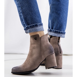 Braune Goldcrest-Stiefel 1