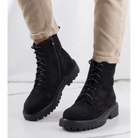 Schwarze Londri-Trapper 1