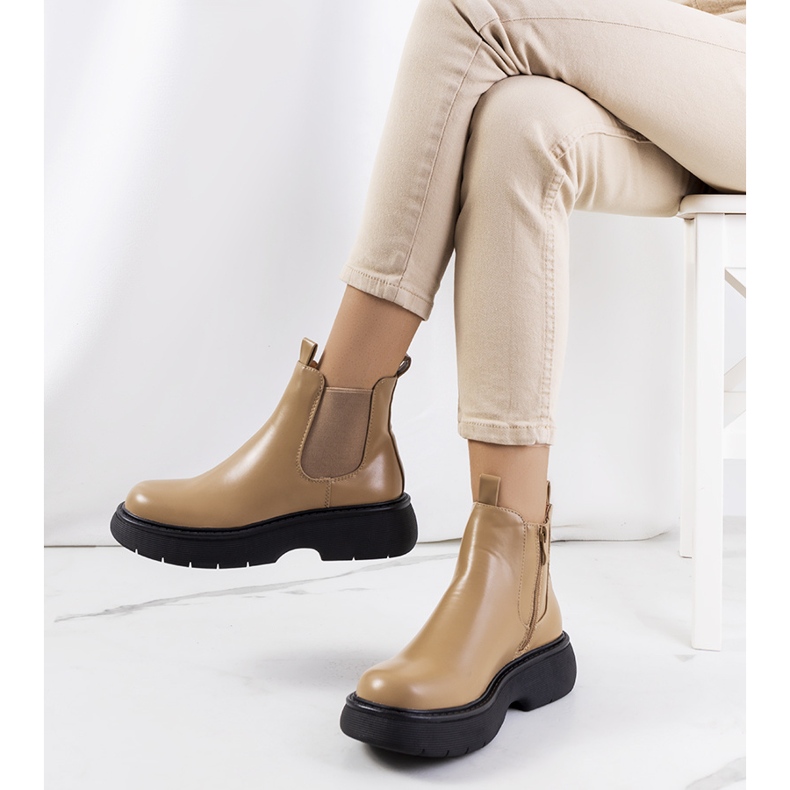 Braune Cromer-Stiefel beige 1