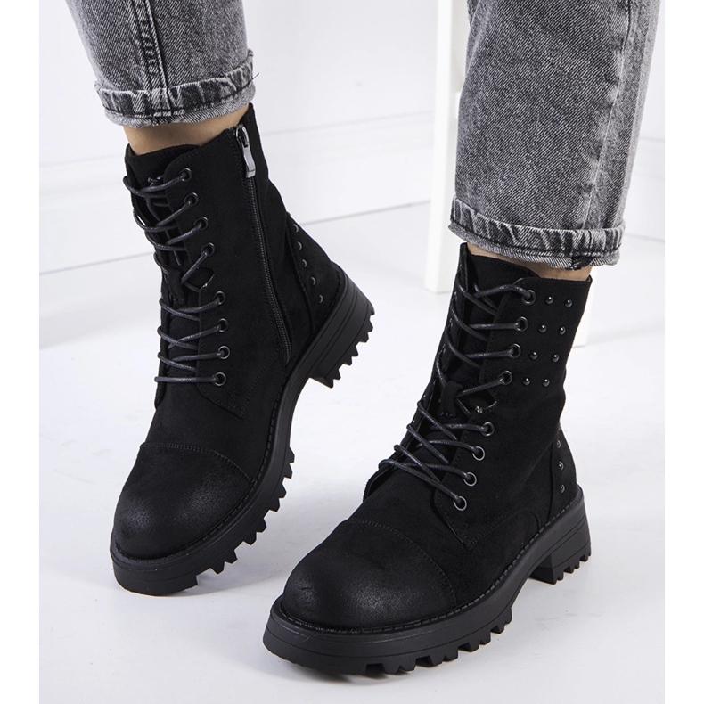 Schwarze Stiefel aus Öko-Wildleder von Polperro 1