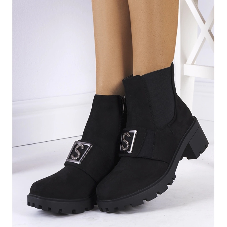 Schwarze High Heels aus Seoul 1