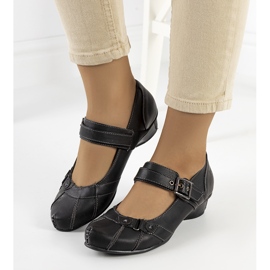 Schwarze Pumps mit Gomez-Gürtel 1