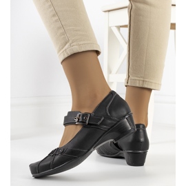 Schwarze Pumps mit Gomez-Gürtel 2