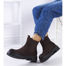 Braune Stiefel aus Öko-Wildleder von Ecrin 1