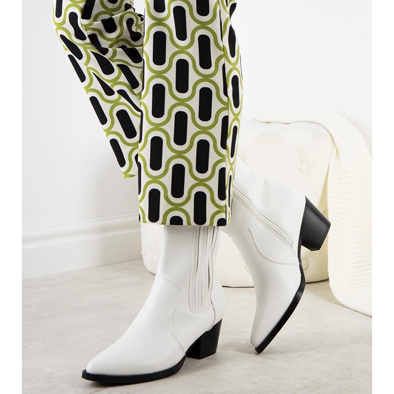 Weiße Cowboystiefel von Bento 1