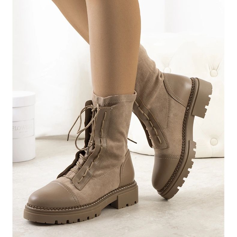 Braune Stiefel mit flexiblem Asela-Obermaterial beige 1
