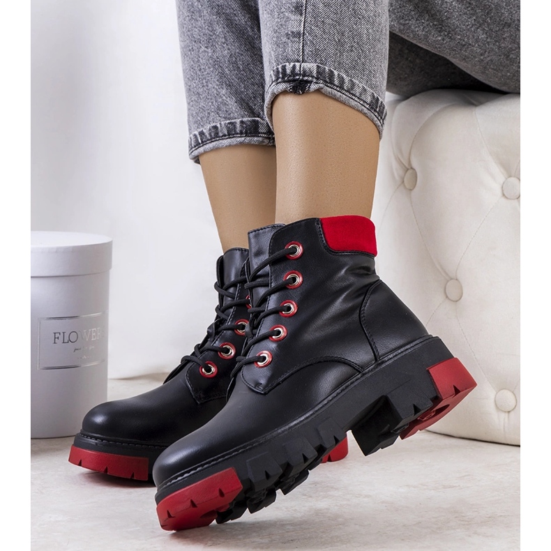 Schwarze niedrige Stiefeletten 1