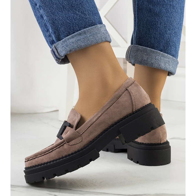 Braune Schuhe aus Öko-Wildleder beige 1