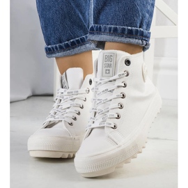 Weiß isolierte Turnschuhe Big Star GG274108 1