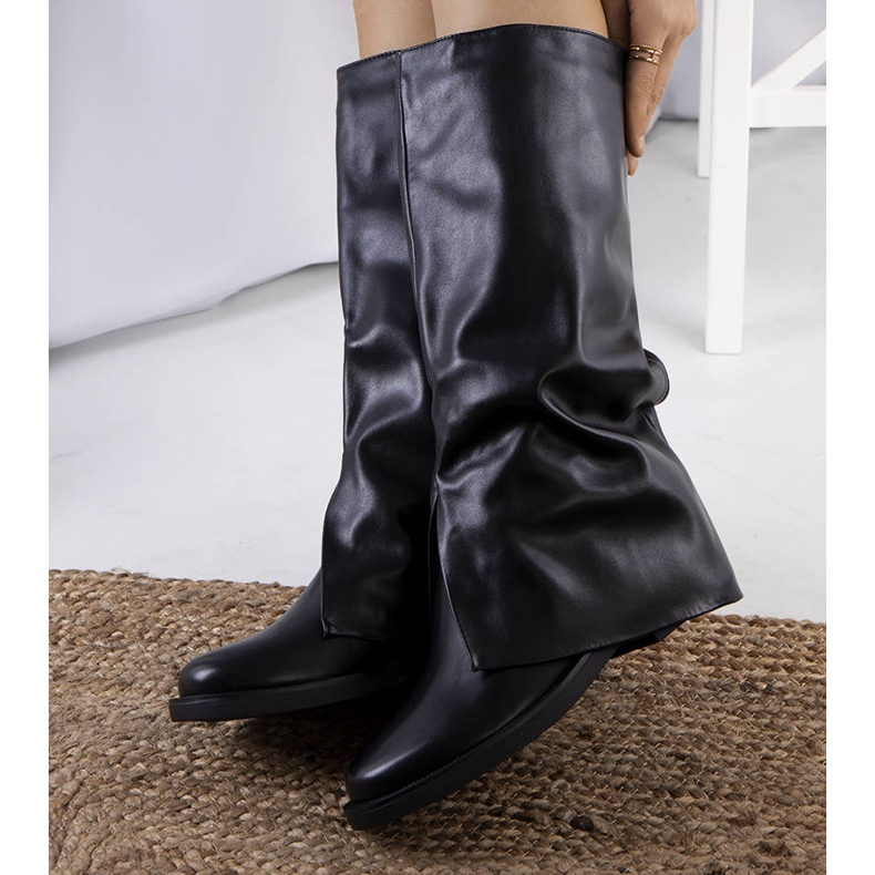 PA1 Schwarze Moerna-Stiefel 1