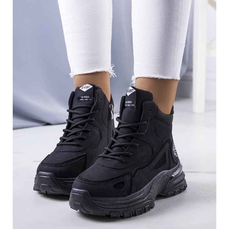 Schwarze isolierte Stiefel LCJ-22-44-1353L Lee Cooper 1