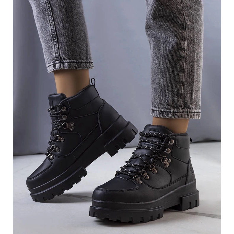 Schwarze isolierte Stiefel LCJ-22-31-1435L Lee Cooper 1