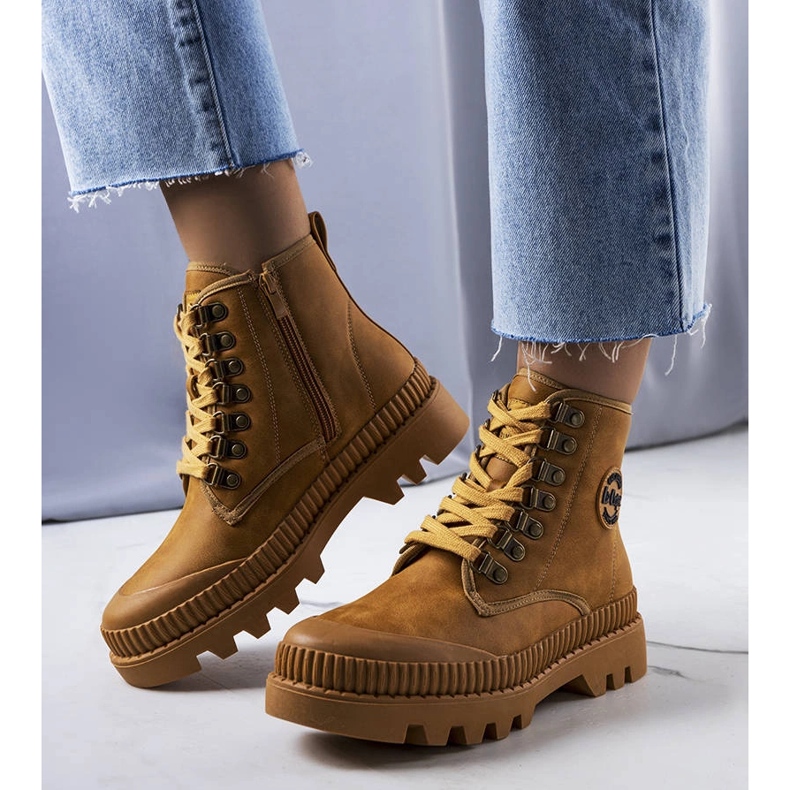 Kamelfarbene isolierte Stiefel LCJ-22-44-1339L Lee Cooper beige 1