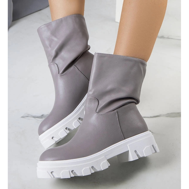 Nasidi grau isolierte Stiefel 1