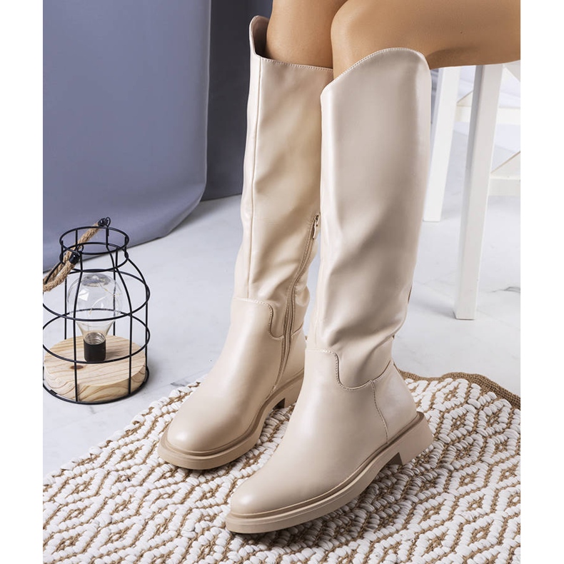 Prinio beige isolierte Stiefel 1