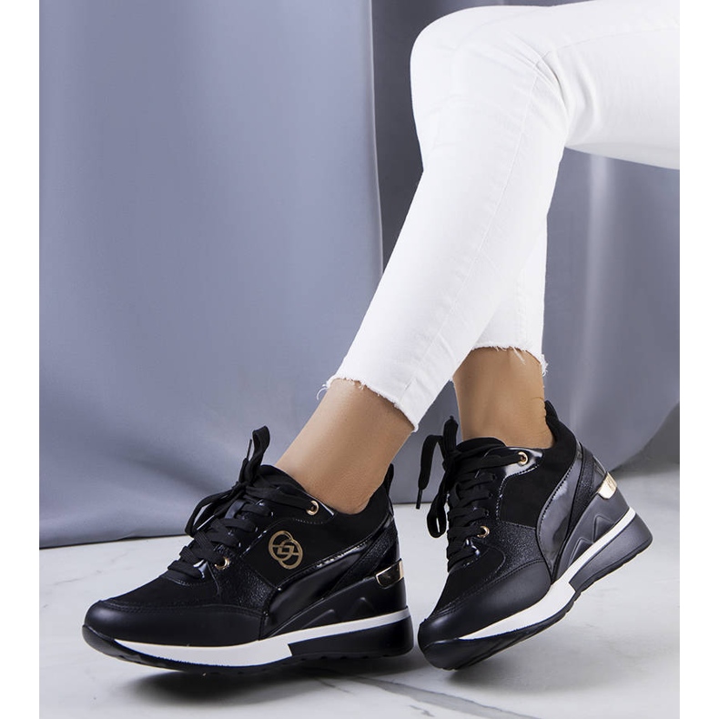 Evento Schwarze Turnschuhe auf dem Berkley-Keil 1