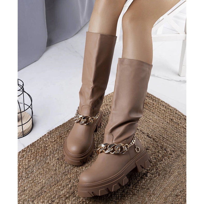 Braune isolierte Stiefel von Cumia beige 1