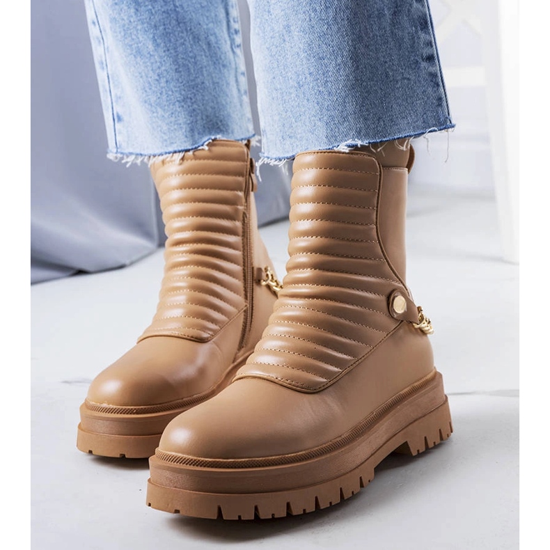 Beige isolierte Stiefel mit Pareda-Kette 1