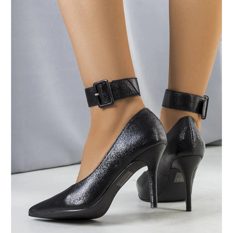 Schwarze Metallic-Heels von Janin 1