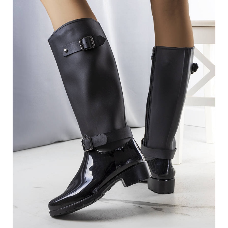 Schwarze hohe Stiefel von Lahti 1