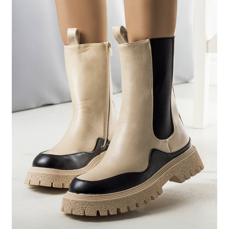 PA1 Beige-schwarze Stiefel von Valeris 1