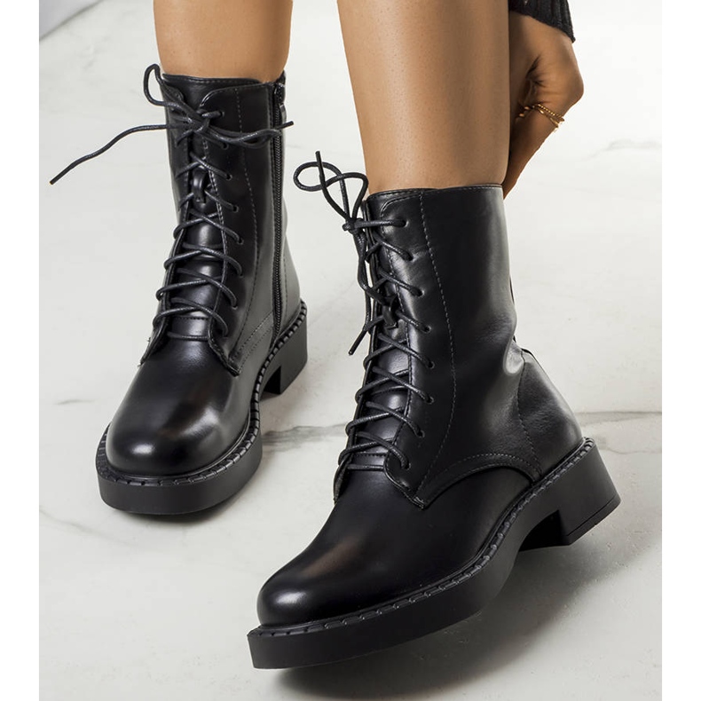 BM Schwarze isolierte Stiefel von Ildar 1