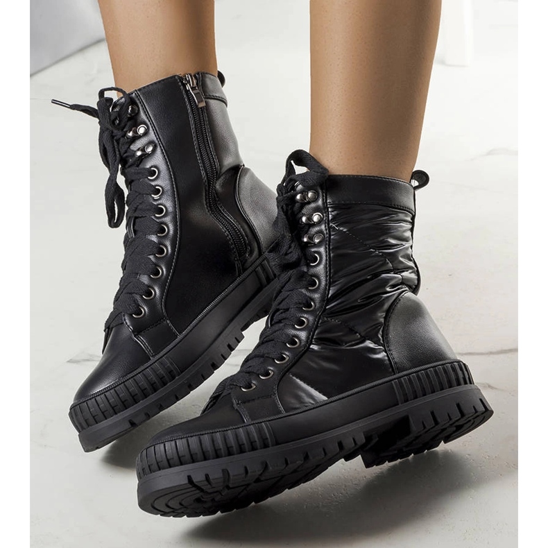 Schwarze isolierte Stiefel von Hamina 1