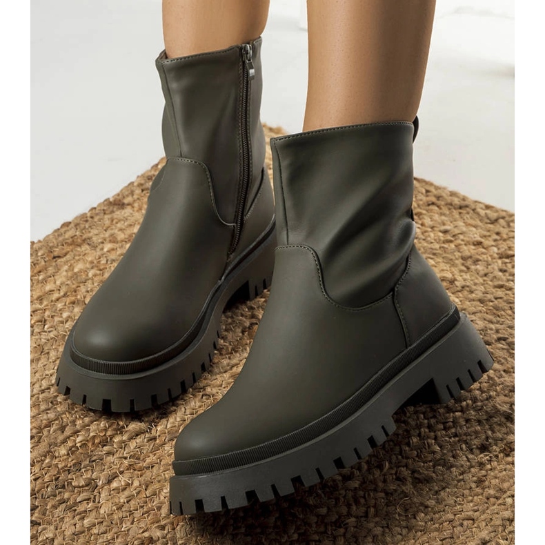 Basilgrüne isolierte Stiefel 1