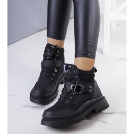 PA1 Schwarze isolierte Stiefel von Zakira 1