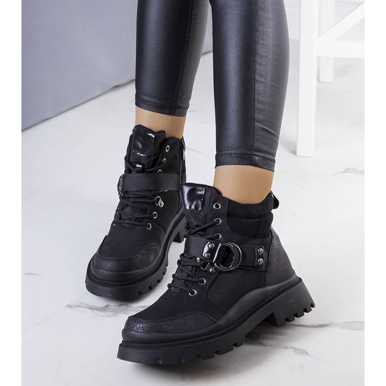 PA1 Schwarze isolierte Stiefel von Zakira 1