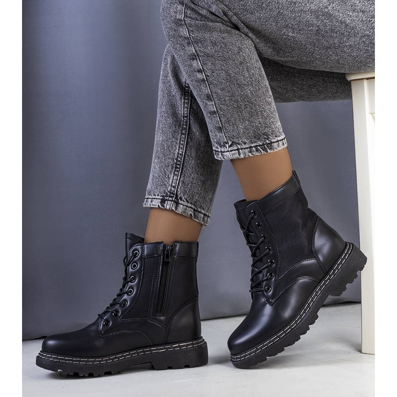 Schwarze isolierte Stiefel von Krylo 1