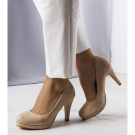 Beige Pumps mit hohem Absatz von Trofi 1