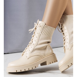 BM Beige Turnschuhe von Ensley 1