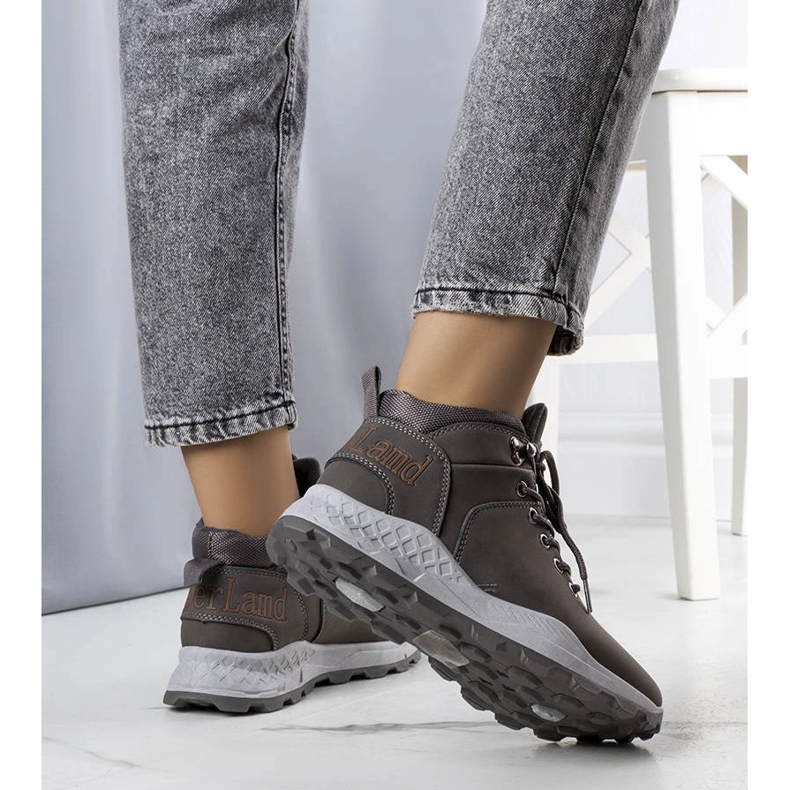 Graue isolierte Damenstiefel von Adleri 1