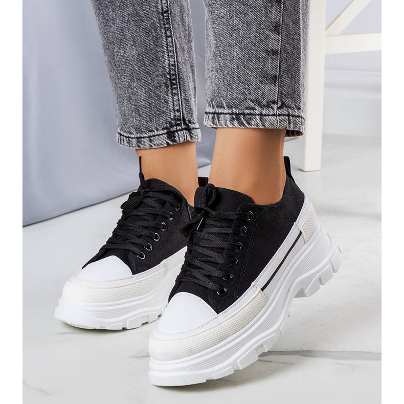 BM Schwarze Sneaker mit hohem Plateau von Lavaris 1