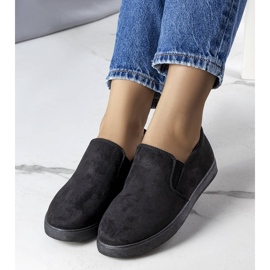 Schwarze Turnschuhe mit Öko-Teil 1