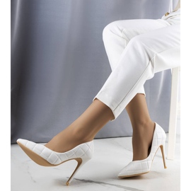 Weiß gesteppte High Heels 1