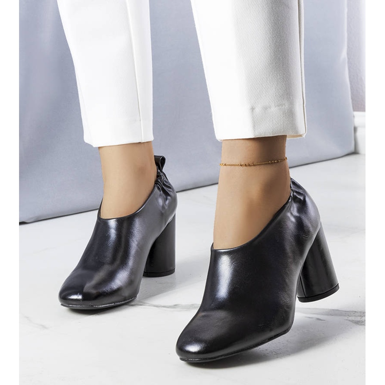 PA1 Schwarze Stiefeletten von Tadeo 1