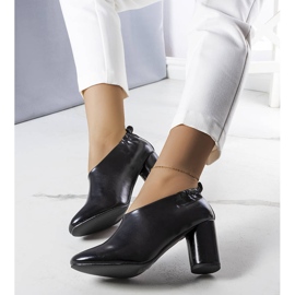 PA1 Schwarze Stiefeletten von Tadeo 2