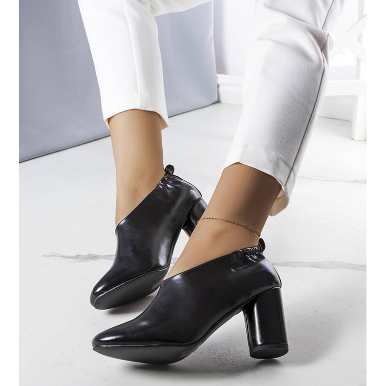 PA1 Schwarze Stiefeletten von Tadeo 2