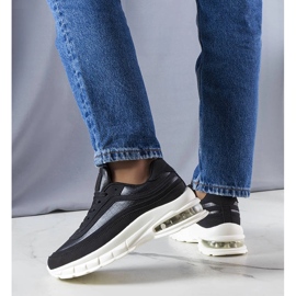 Courtne schwarze Turnschuhe 1