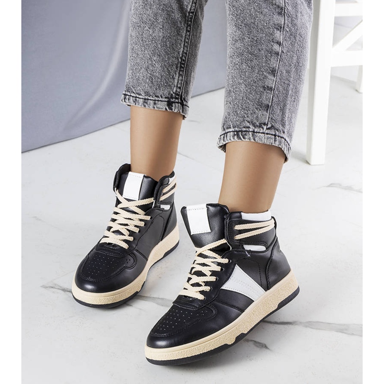 Schwarze Stiefeletten von Robin 1