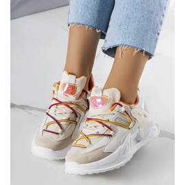 Beigefarbene Sneaker aus Stoffgemisch von Traci 1