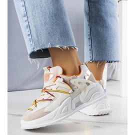 Beigefarbene Sneaker aus Stoffgemisch von Traci 2