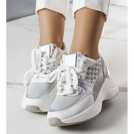 Graue Turnschuhe mit Lora-Monogramm 1