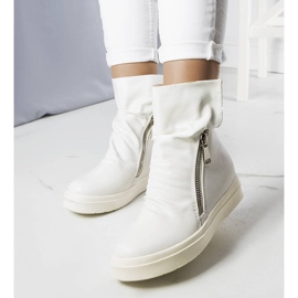 PA1 Weiße Keilstiefel von Monique 1