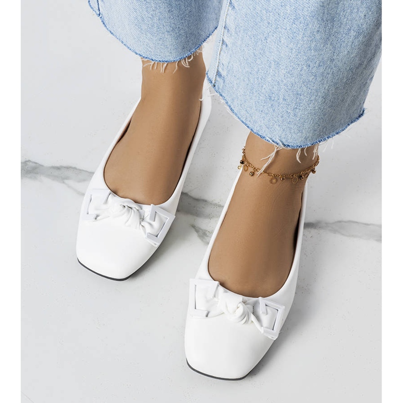 Weiße Ballerinas mit Schleife von Tabitha 1